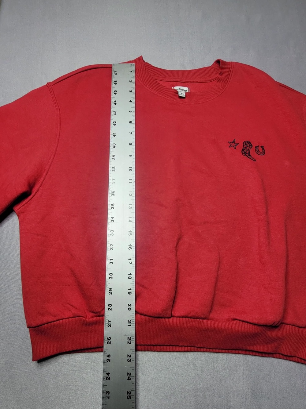 Wrangler Red Crewneck Sweatshirt with Western Embroidery - Picture 8 of 12